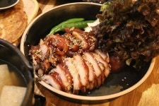 신당동 맛집, 위풍당당 족발 신당점에서 가성비 좋은 푸짐한 족발을 맛 볼 수 있어