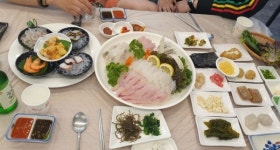 신선한 해산물 선보이며 45년 째 운영 중인 낙산·솔비치맛집 ‘금강산횟집’