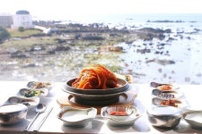 제주 애월 맛집 ‘이춘옥원조고등어쌈밥’, 맛과 풍미가 진한 고등어묵은지찜 선보여