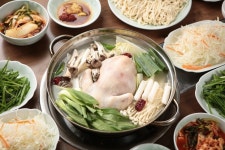 삼계탕 끓이는법 만큼이나 간단한 ‘닭한마리 레시피’, 삼계탕과는 다른 맛으로 여름철 보양식으로 인기