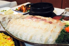 4명이 배불리 회 먹고 진짜 이 가격에?