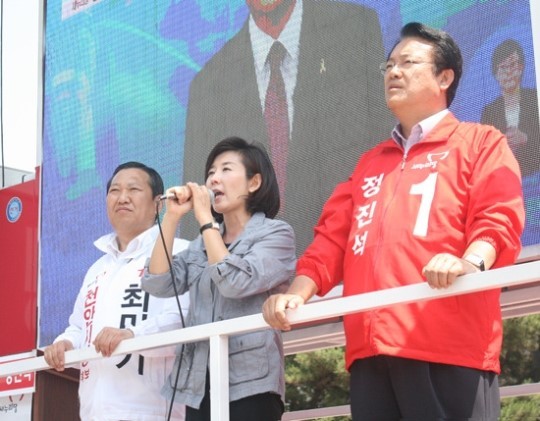 박근혜 전 대통령, 김문수 후보 지지 선언으로 정치권 주목
