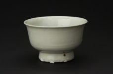 태안해역서 또 보물선… 조선 백자 111점 와르르