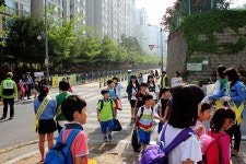 충남교통연수원, 아산 모산초서 교통안전 캠페인
