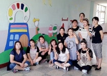 아산 용화초, 학부모 손길로 예쁜 동화벽화 완성