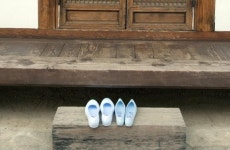 과수댁 댓돌 위 남정네 고무신… 왜?