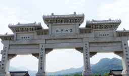 [길공섭의 포토에세이] 전통의 정체성이 흔들리는 하남성의 진주 소림사(少林寺)