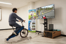 자전거 타고 심부름… 게임이야? 현실이야?