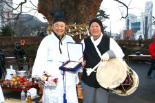 구본환 유성구의원 둥구나무 보존회 감사패