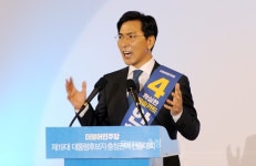 안희정 안방서 도민 사랑 듬뿍-문재인 세종시 추억
