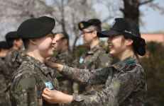 꽃피는 봄, 논산 육군훈련소에서는…