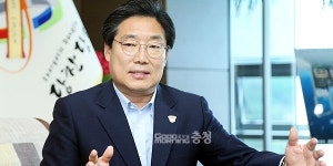 오휘당진중앙지사 | 김홍장 당진시장 "도지사? 정치인이라면..."