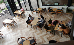 풍경이 더해지니 커피맛이 그뤠잇