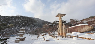 당진안국사지 석조여래삼존입상 겨울풍경