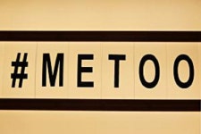 대전 여고서 스쿨미투...가슴 만지면 커진다