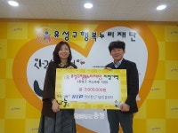 돌아가신 어머니 생각에…특별한 연극관람권, 훈훈