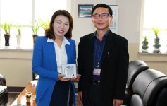 이금선 유성구의원, 송강중학교 감사패 받아