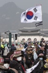 [포토뉴스] 코로나19확산·집회금지에도 아랑곳없는 태극기 집회