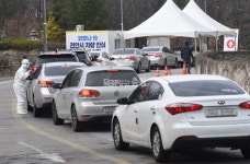 코로나 19 감염검사, 차타고 10분…천안시 드라이브 스루 운영