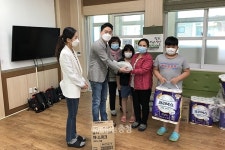 청양 목면초, 학생 4명에 장학 물품 전달