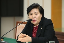 충주시의회 삭발 농성 속 후반기 의장단 선출
