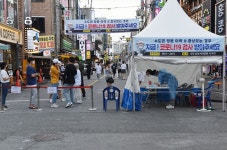 [르포] 수도권 방문객 출입금지…천안 두정동 먹자골목 상인들 자구책 마련