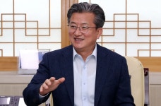[인터뷰] 정용래 대전 유성구청장 디지털 미래도시 유성 실현