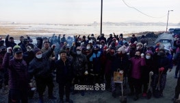영하 6도에 얼어붙은 천수만…태안 어민들 분노