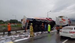 아산 신남교차로 인근서 유조차 중앙분리대 추돌