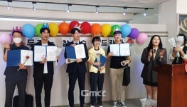 [포토] 응원 커피차에 레드카펫까지? 스승의 날 맞아 훈훈