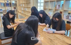 충북의 학생은 누구나 작가가 될 수 있다