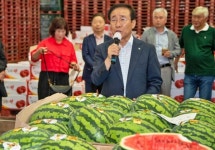 단양 어상천수박 수도권 공략…구리도매시장 첫 출하