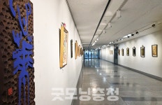 손끝에서 피어난 전통의 미…충남도청서 서각 전시회