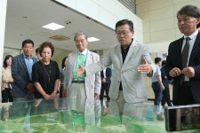 북부두산부품센터 | 장기수 천안시장, 첫 권역 행보는 북부권…AI 산단 등 현장 점검