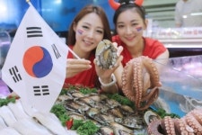 [포토] 신세계百, 22일 본점 지하 수산코너서 보양식 재료 선봬