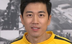 투명인간 장수원, 이소룡 로봇 버전 공개