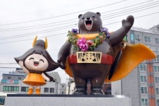 공주시 새 마스코트 고마공주 조형물 신관동 교차로에 설치