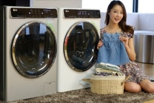 LG전자 싱글족 겨냥한 미니 드럼세탁기 꼬망스 출시…울·섬세 와이셔츠 등 3개 기능 추가