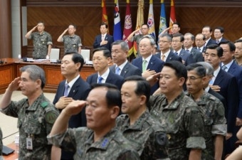 국방부 병력감축 주춤…정권따라 고무줄 변동