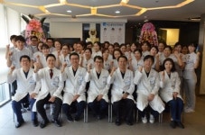 개원 8주년 기념식 가진 에스플란트치과병원
