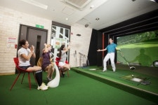 비가 오나, 눈이 오나… 골프서 야구, 테니스등 스크린스포츠 뜬다.