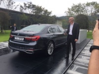BMW, 스마트키 무인주차시대 연내 국내 도입 추진…7시리즈로 국내 선보일 예정