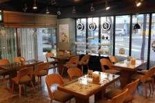 간판 바꾸고 업종 유지하니 일석이조 효과 있어