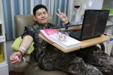 공군 장병들, 혈액암 학생 위해 헌혈