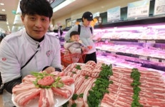 삼삼데이 앞두고 롯데마트, 삼겹살 100g당 980원에 선보여