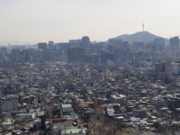 안전자산으로 몰리는 자금…부동산 투자 리츠 인기
