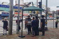 인천 강화군,  뜨거운 햇살, 그늘막 쉼터 설치!