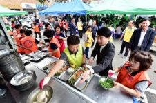 인천 부평구,사랑의 밥차 무료급식진행