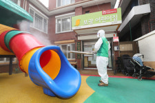 코로나19로 경영난 겪는 직장어린이집에 지자체·정부 중복 지원한다
