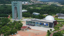 [메트로 트래블] 경주엑스포 인피니티 플라잉공연팀…경주 황리단길을 뒤집어 놓았다!